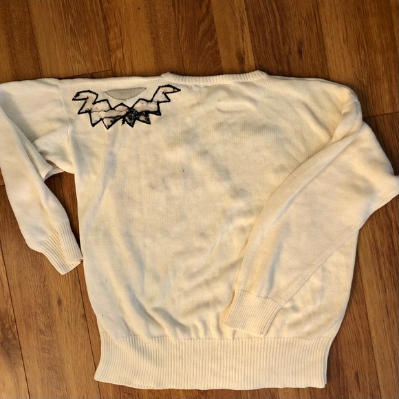 Vintage fabulous distressed pullover with black and silver appliqués - Picture 6 of 15